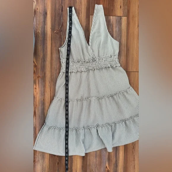 American Eagle Outfitters Green Sleeveless V-Neck Sundress - Picture 13 of 13